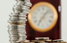 Nakit Avans ve Taksitli Nakit Çekim: Farkları Nelerdir?